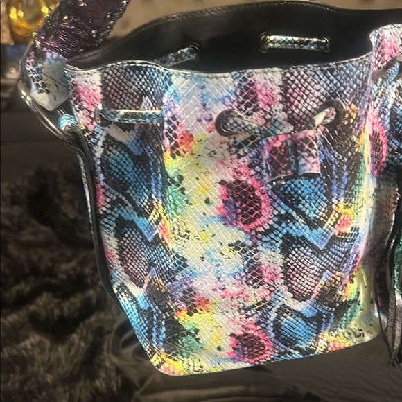 Aldo Black and Blue Shoulder Bag with Artistic Design - Picture 2 of 5